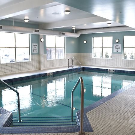 Holiday Inn Express Golden-Kicking Horse By Ihg Exteriér fotografie