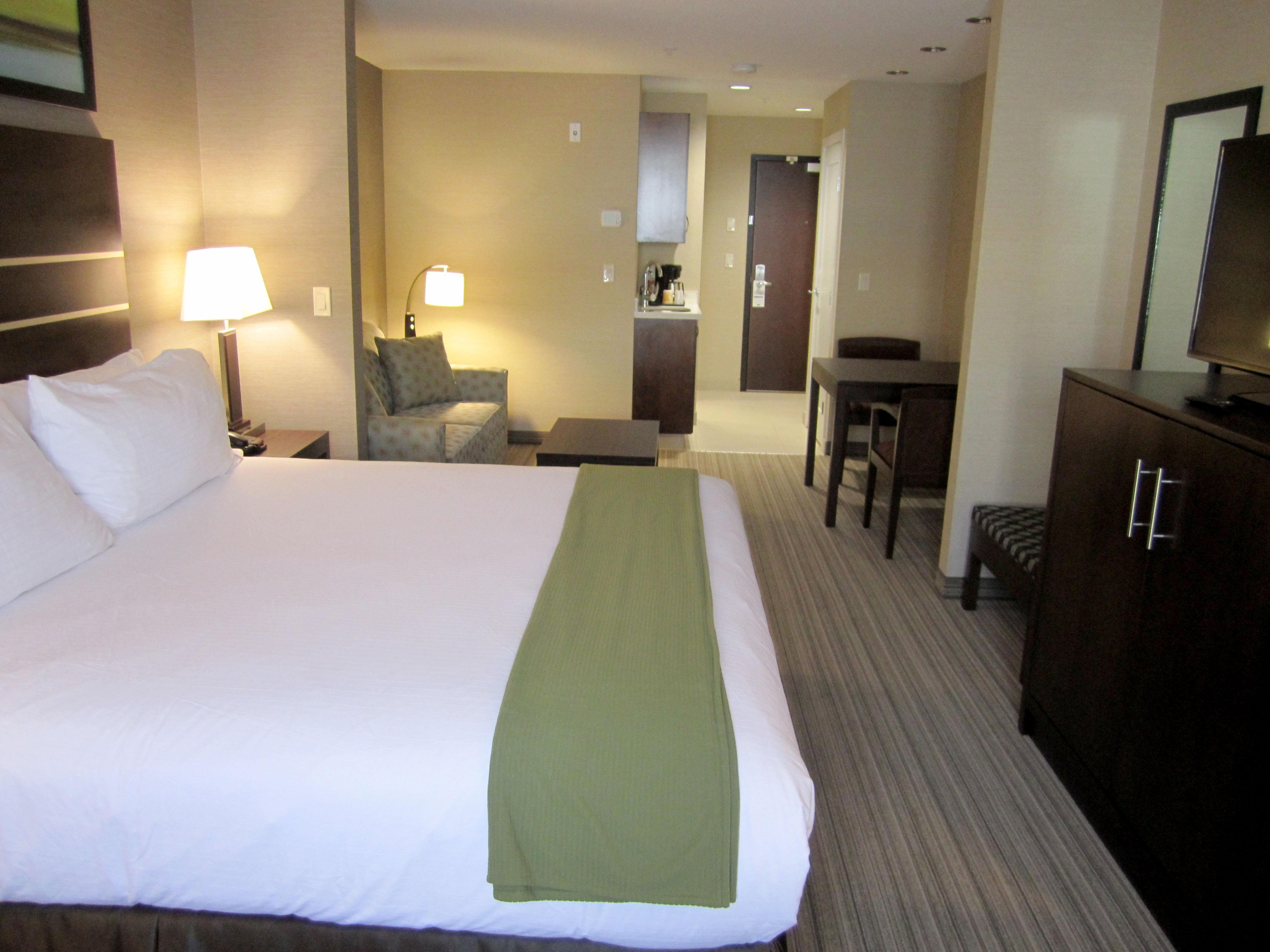 Holiday Inn Express Golden-Kicking Horse By Ihg Exteriér fotografie