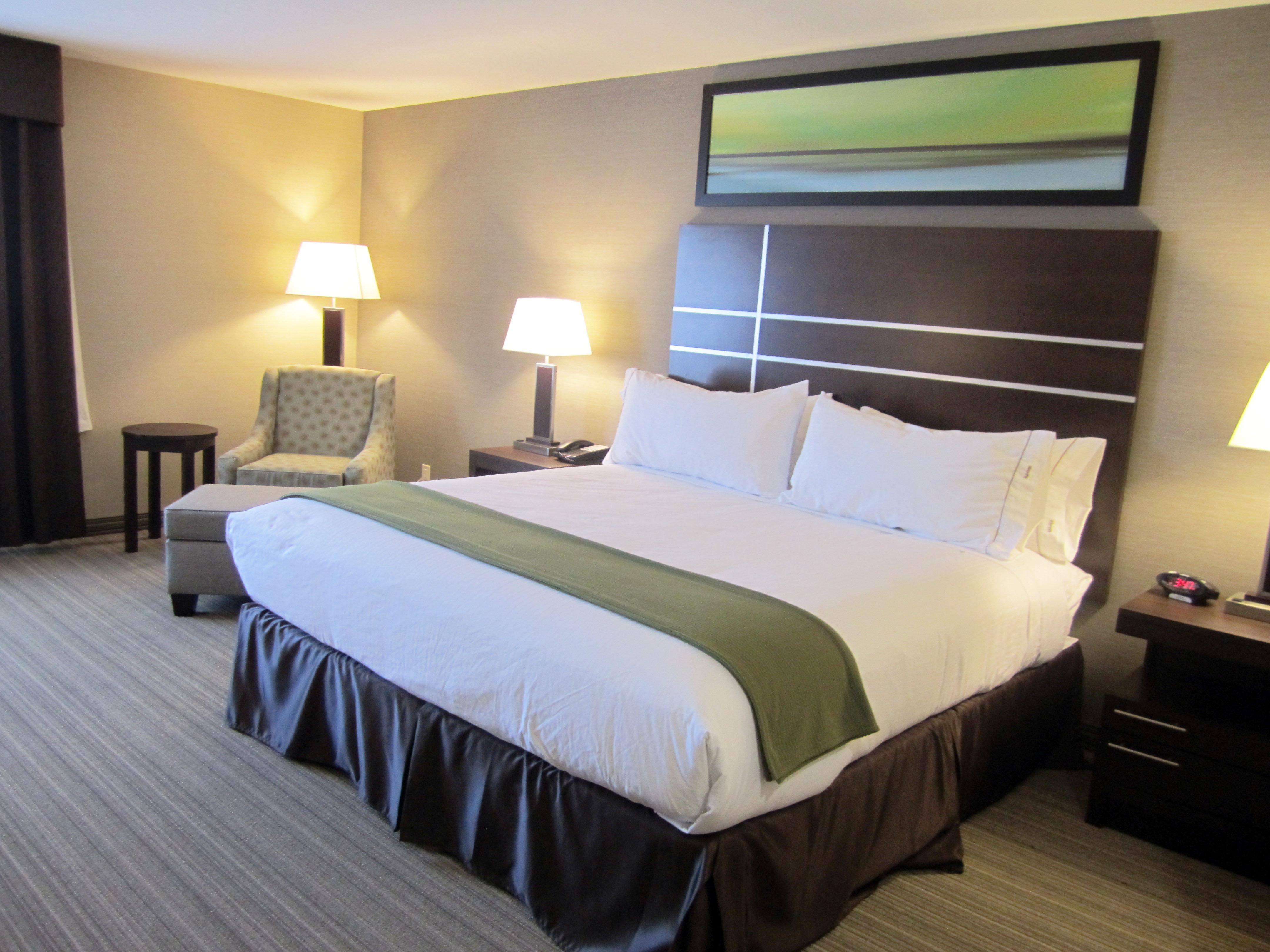 Holiday Inn Express Golden-Kicking Horse By Ihg Exteriér fotografie