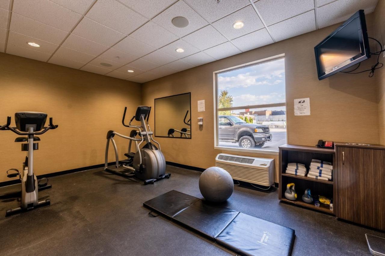 Holiday Inn Express Golden-Kicking Horse By Ihg Exteriér fotografie
