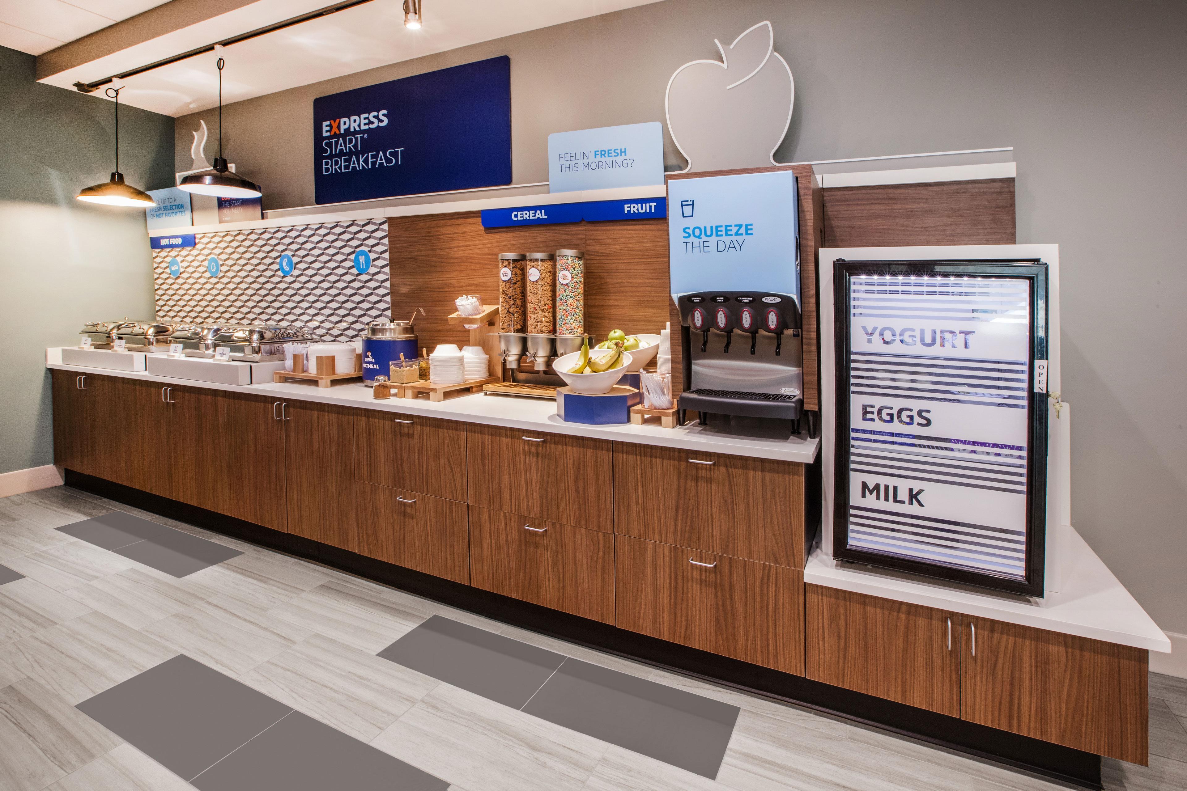 Holiday Inn Express Golden-Kicking Horse By Ihg Exteriér fotografie