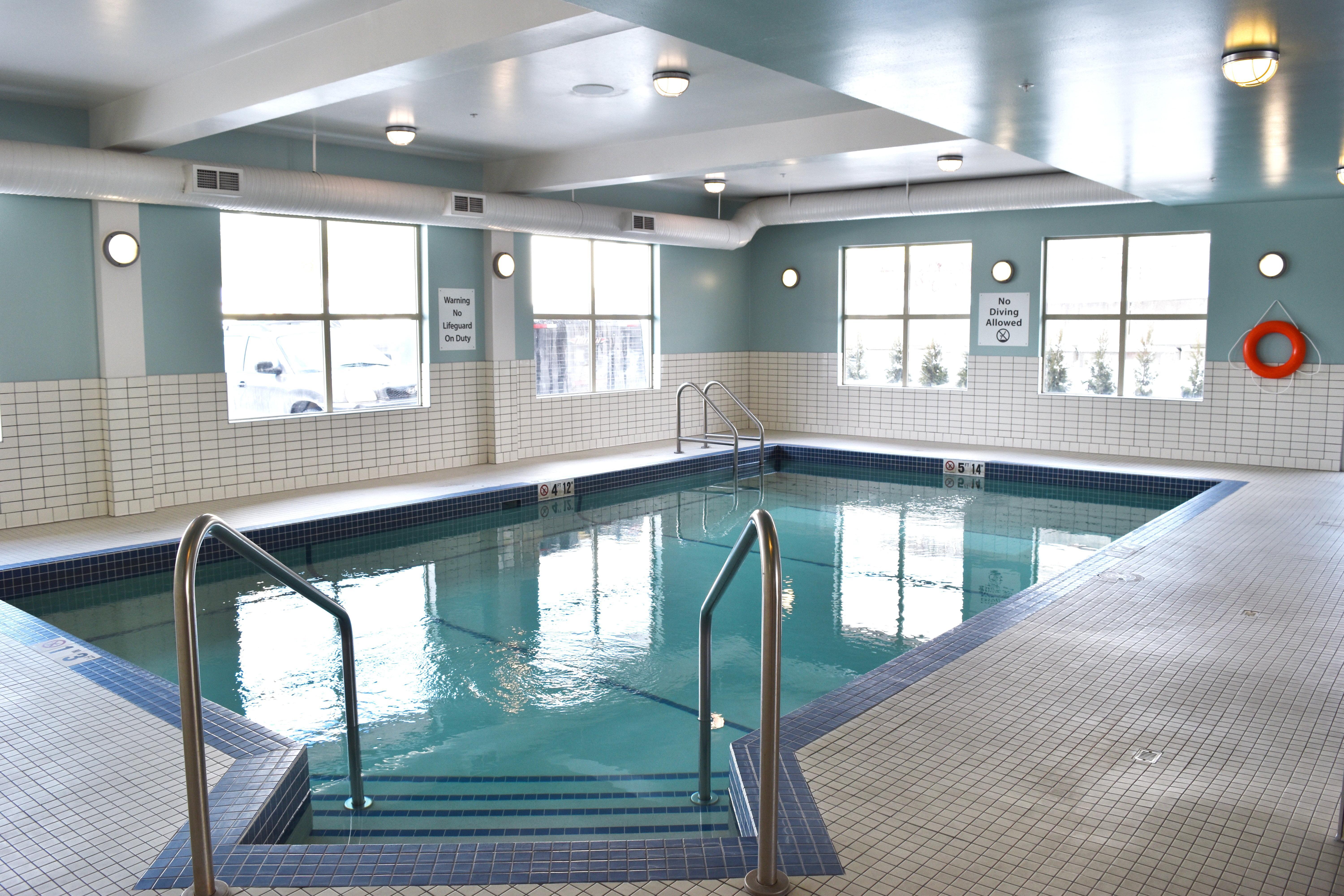 Holiday Inn Express Golden-Kicking Horse By Ihg Exteriér fotografie