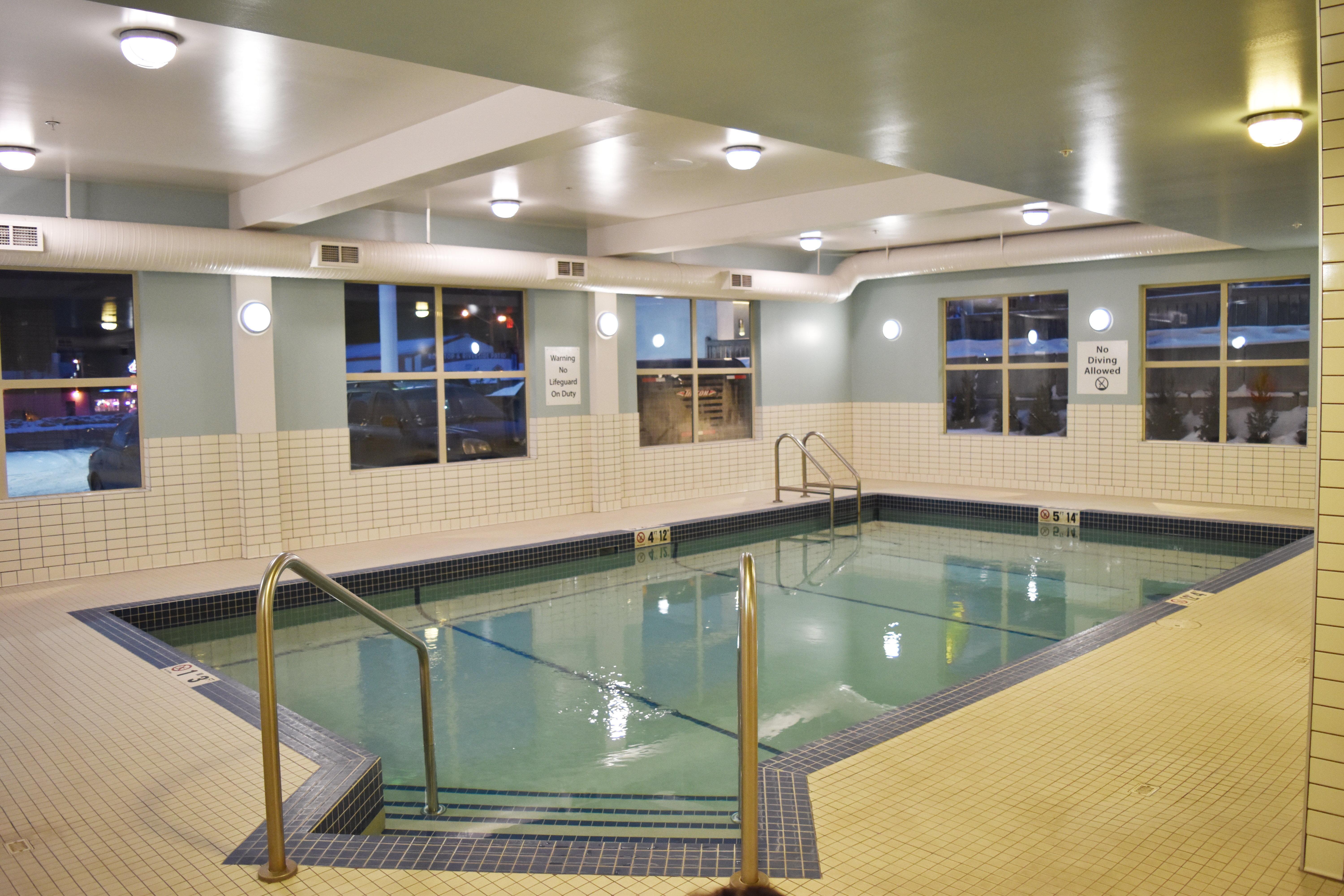 Holiday Inn Express Golden-Kicking Horse By Ihg Exteriér fotografie