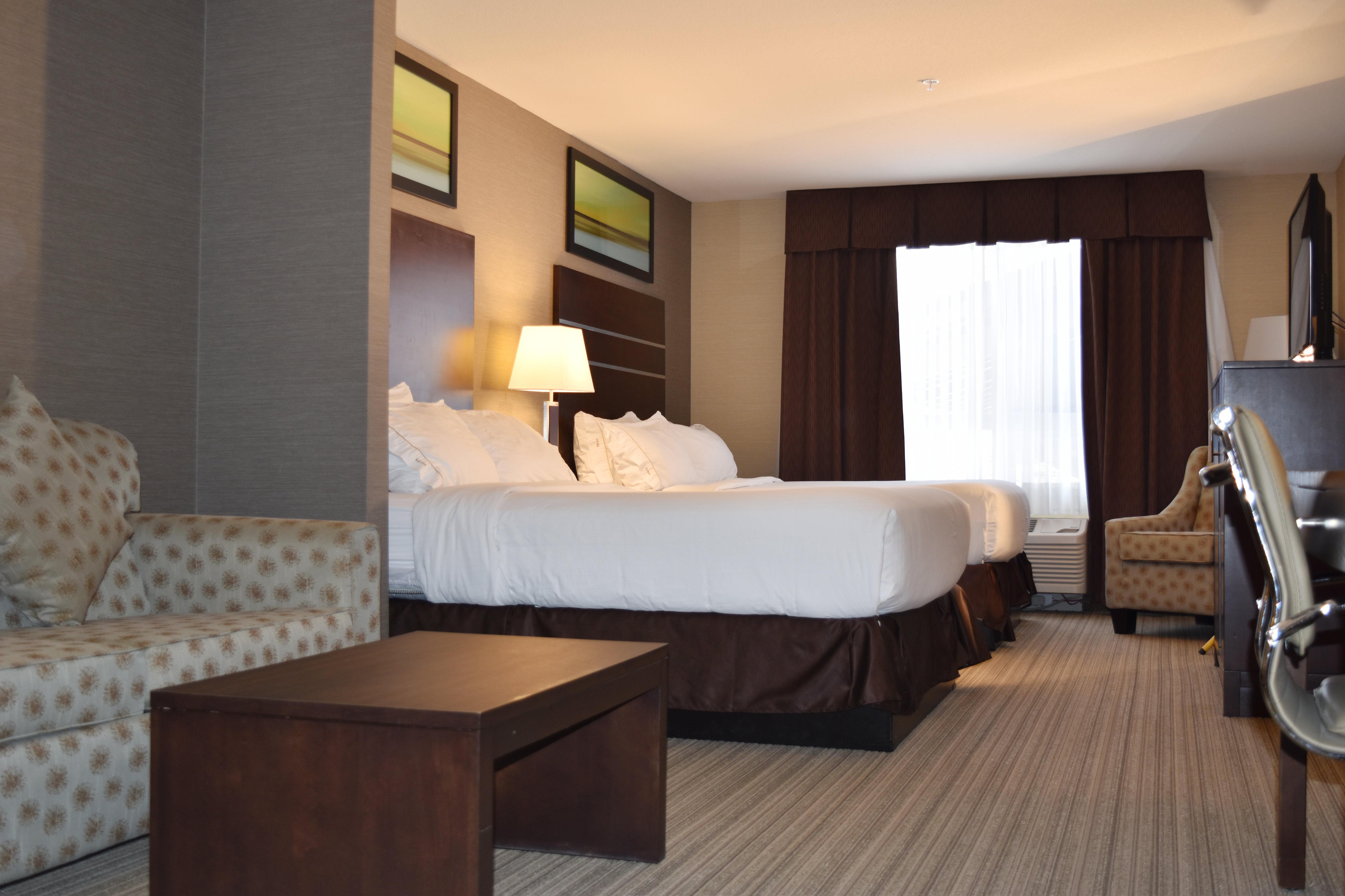 Holiday Inn Express Golden-Kicking Horse By Ihg Exteriér fotografie