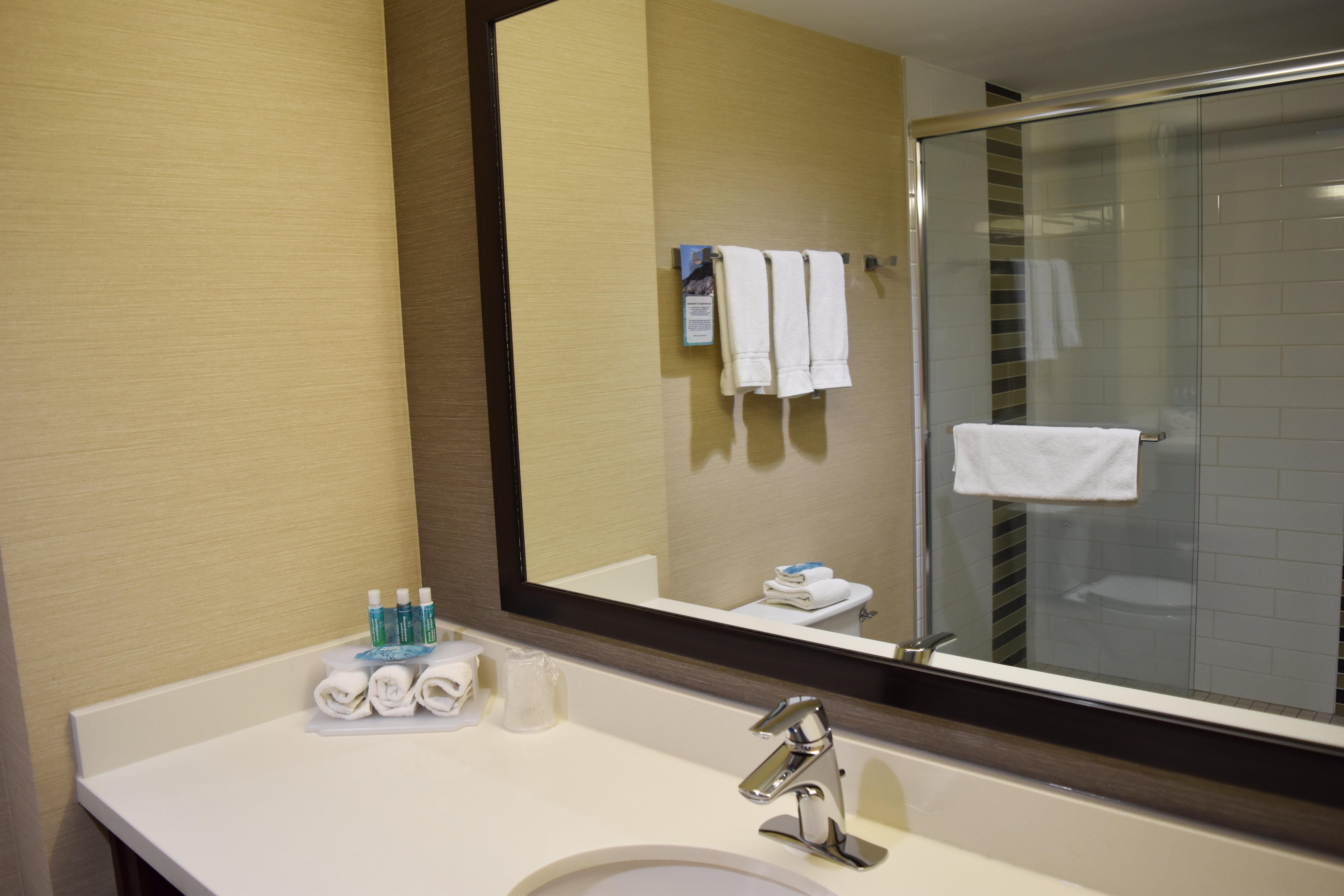 Holiday Inn Express Golden-Kicking Horse By Ihg Exteriér fotografie