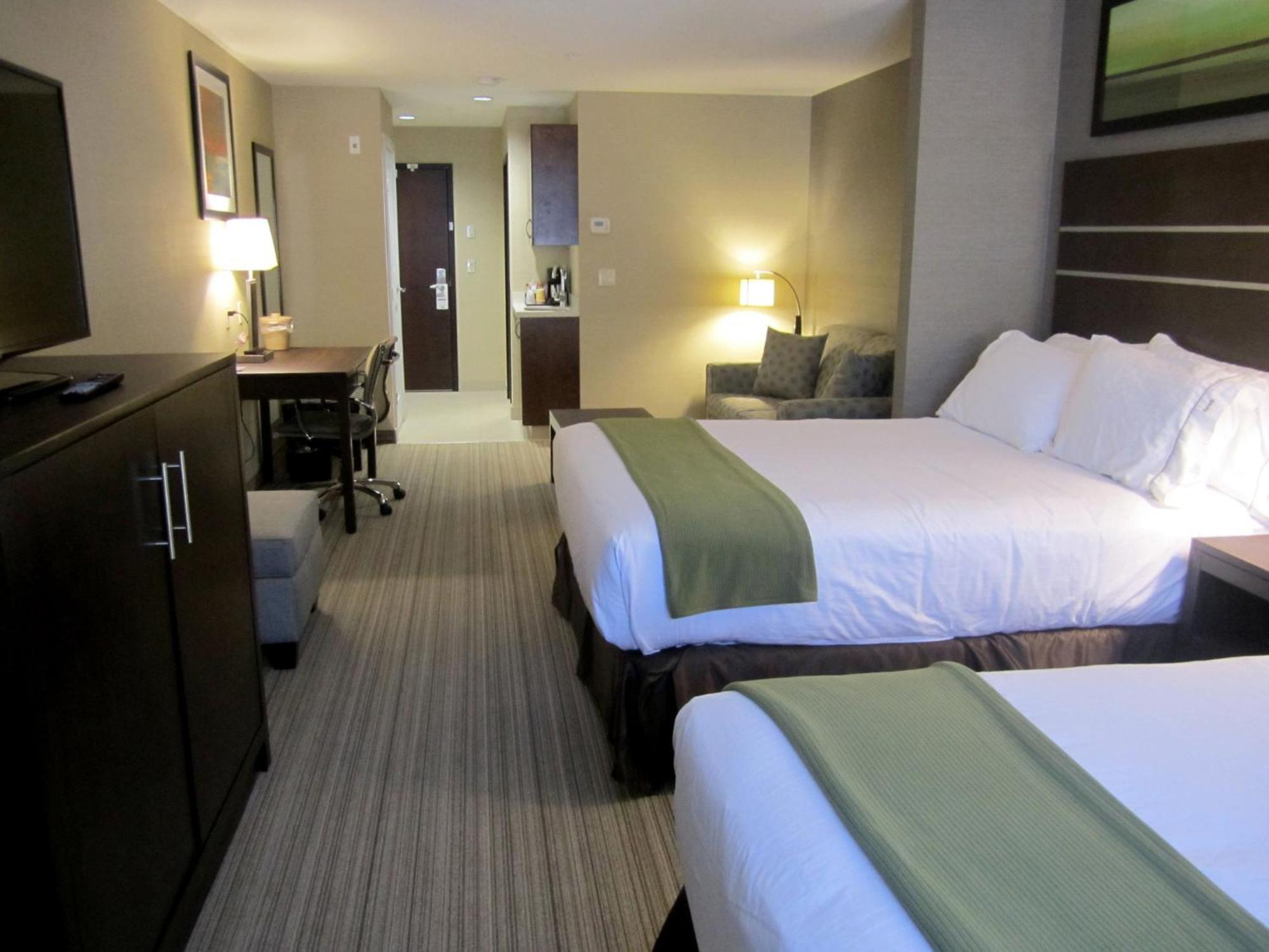 Holiday Inn Express Golden-Kicking Horse By Ihg Exteriér fotografie