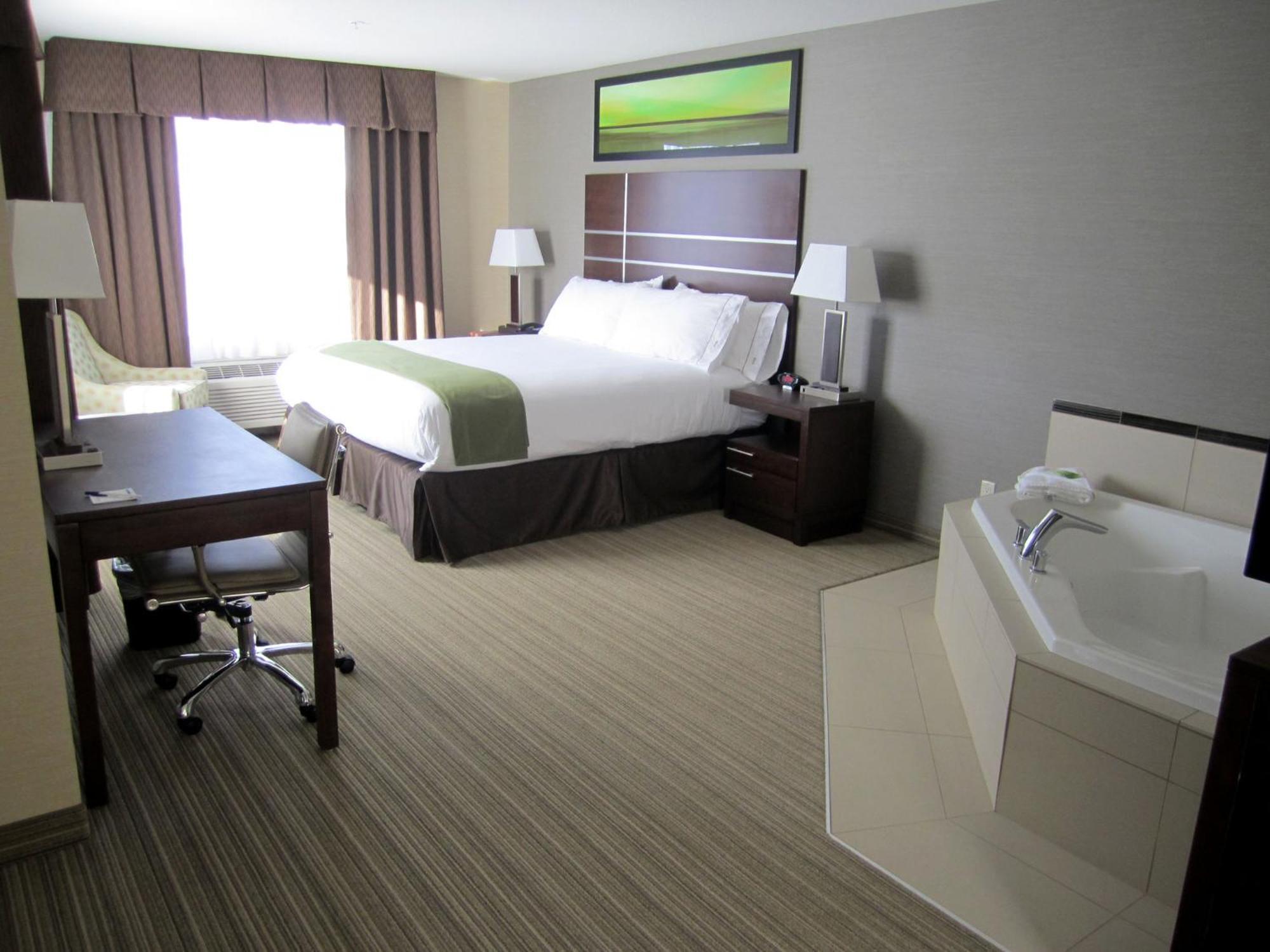 Holiday Inn Express Golden-Kicking Horse By Ihg Exteriér fotografie