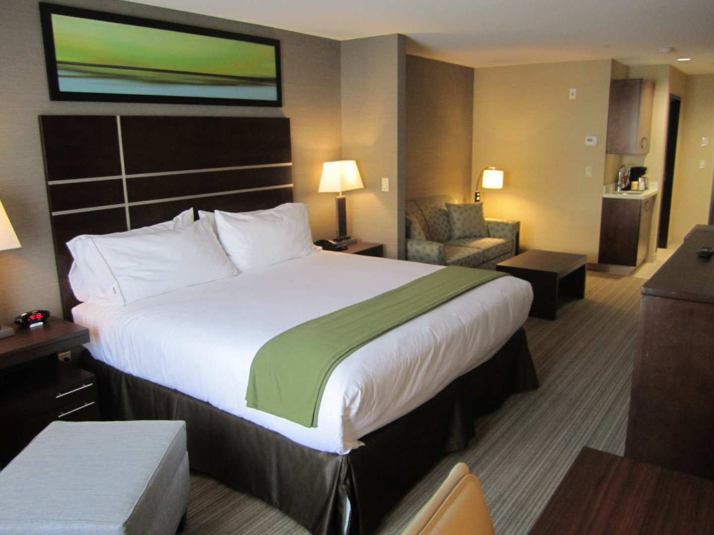 Holiday Inn Express Golden-Kicking Horse By Ihg Exteriér fotografie